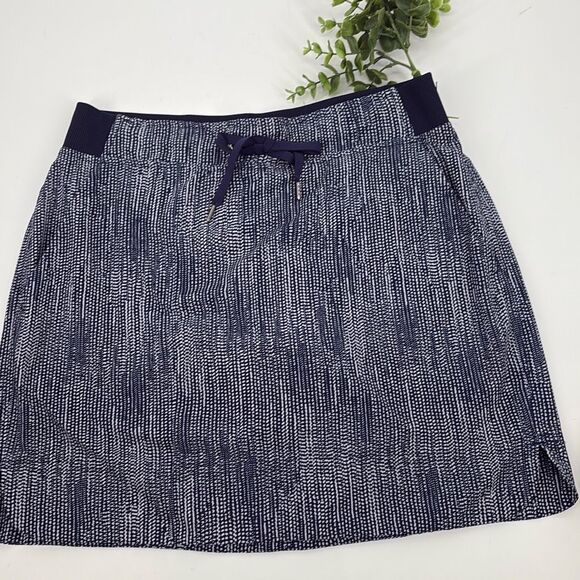 Athleta Womens Size 6 Midtown Skort Batik Print Dark Blue Athleisure Athletic - Picture 3 of 16